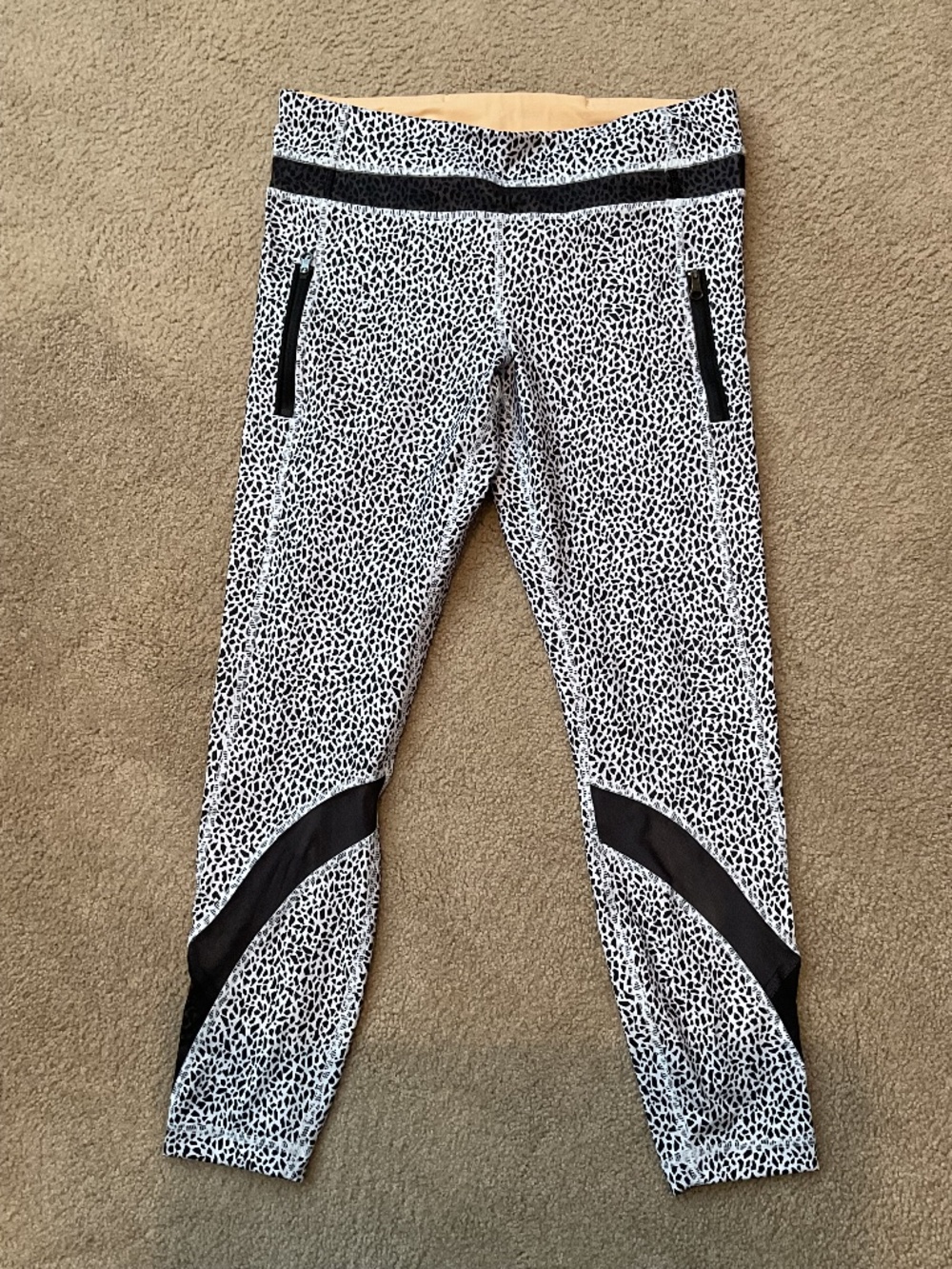 Lululemon crops, Size 8